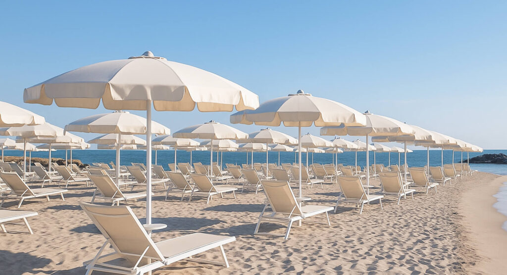 Fine di ombrelloni e lettini del Blu Beach Club